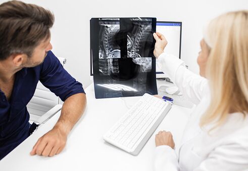 Diagnos vu Gebärmutteral Osteochondrosis am Mann